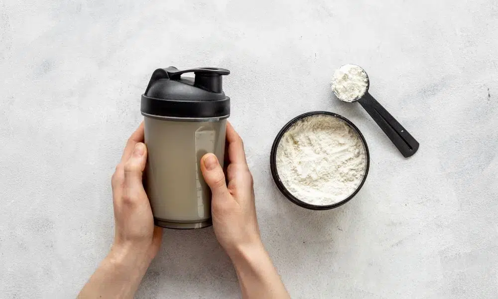 shaker lleno de proteina
