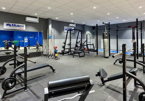 espace musculation lorange bleue le blanc