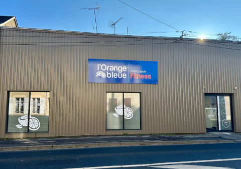 facade salle de sport lorange bleue le blanc
