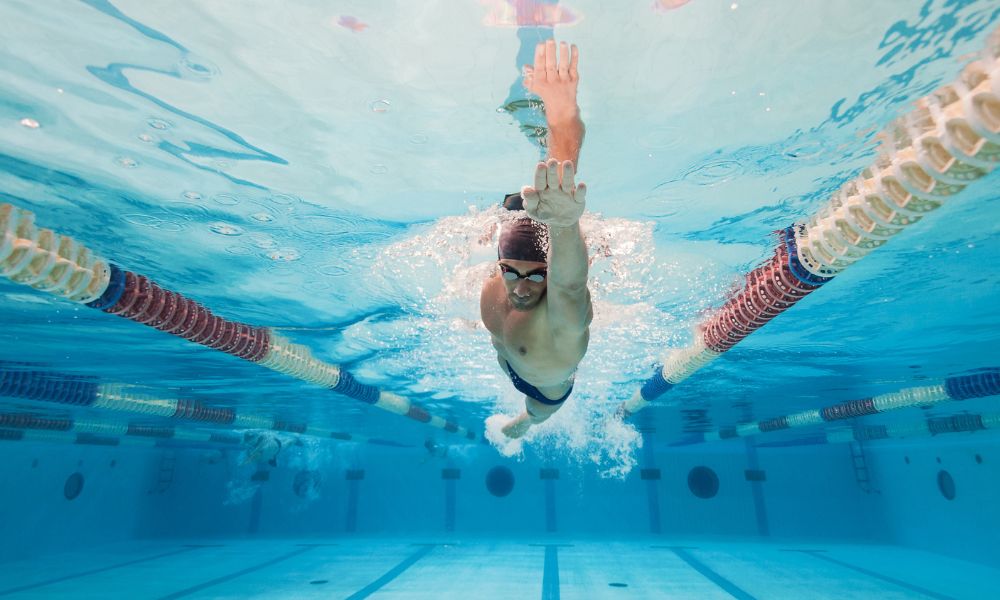 homme natation