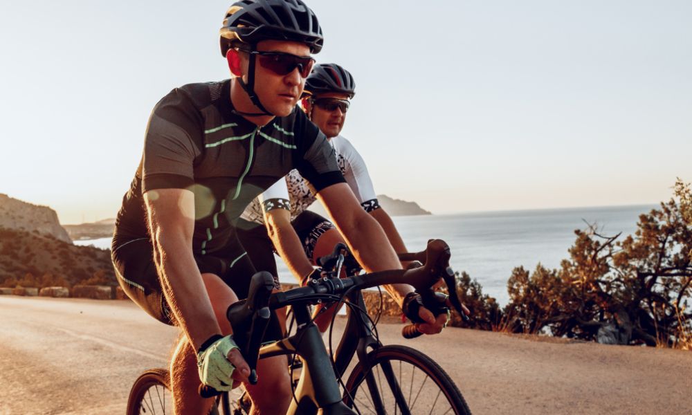 deux coureurs a velo