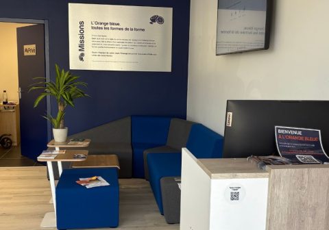 accueil salle de sport lorange bleue doue la fontaine