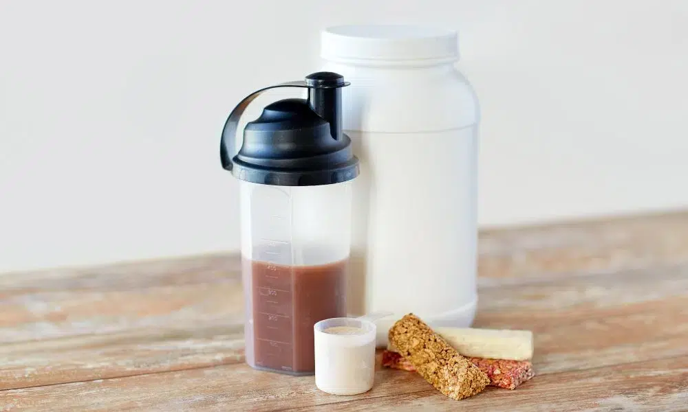 merienda proteica con batido de bcaa y barritas de cereales