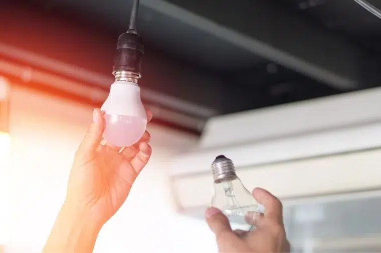 cambio de bombillas halogenas a led