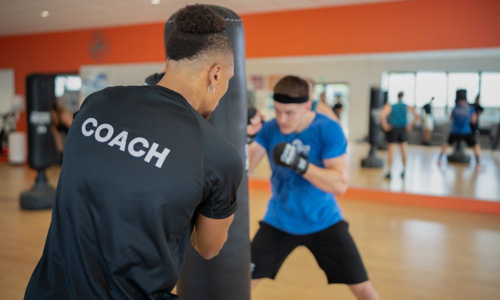 coach lorange bleue cours de yako boxing