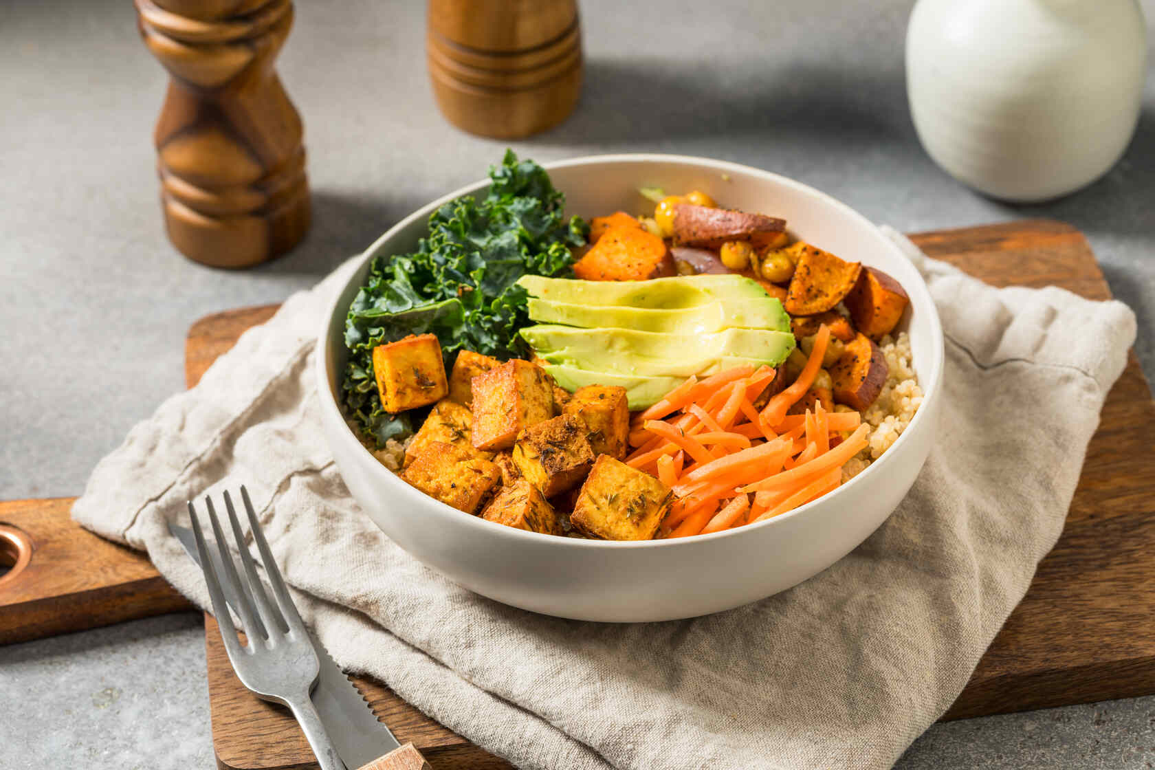 buddha bowl veggie quinoa avocado kale