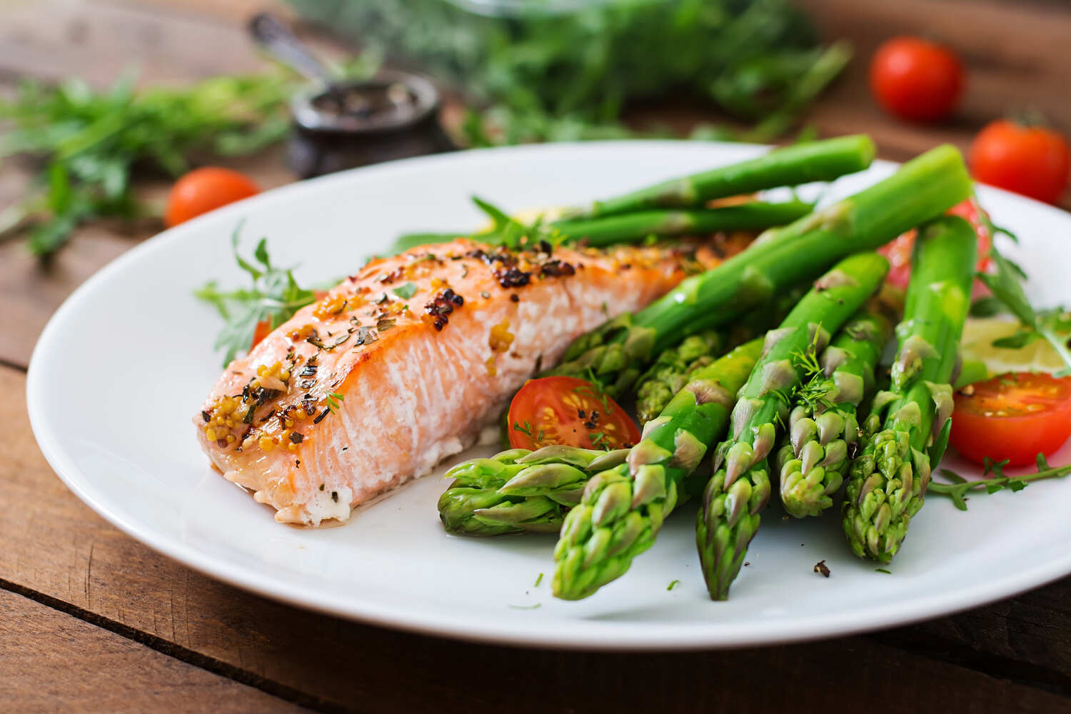 salmón a la plancha con verduras asadas
