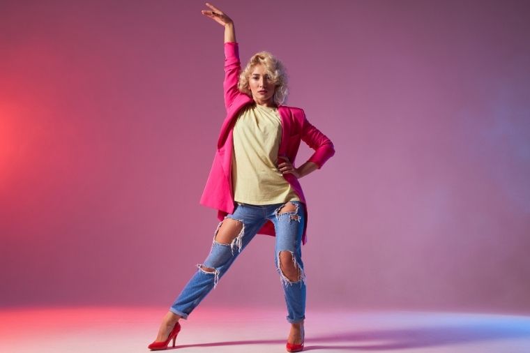 femme qui pose