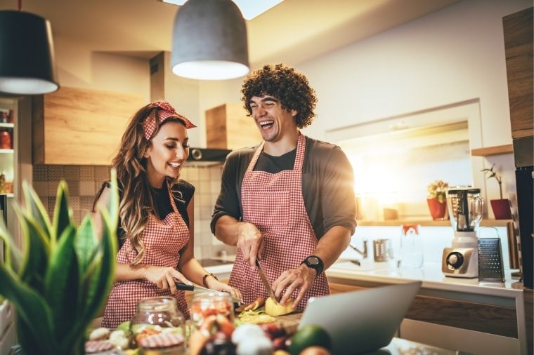 couple qui cuisine